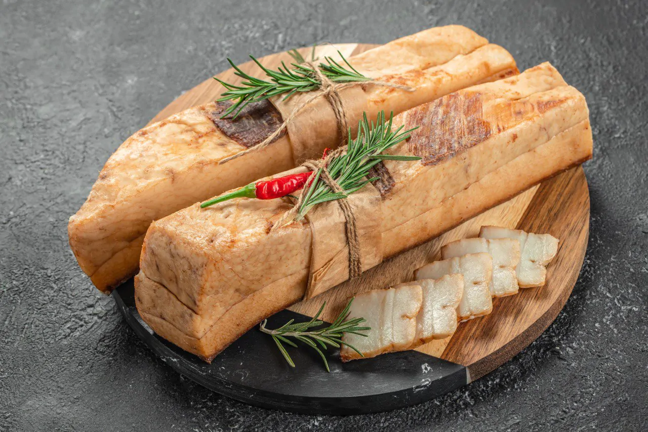 Продукт із сала. Сало копчене українське